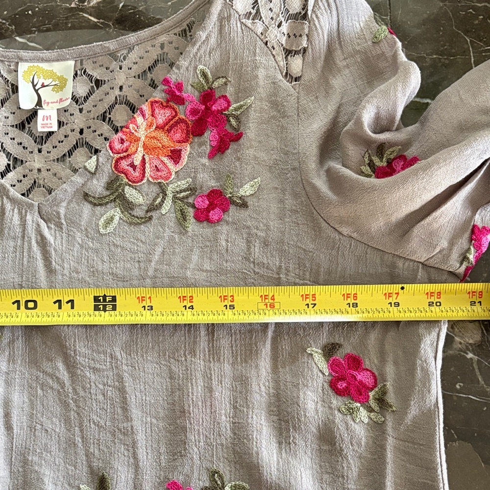 fig and flower Gray Blouse with Pink & Coral Floral Embroidery - Picture 8 of 10